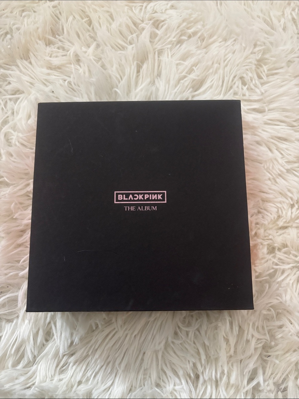Blackpink’s album with Rosé and Jisoo’s photocards